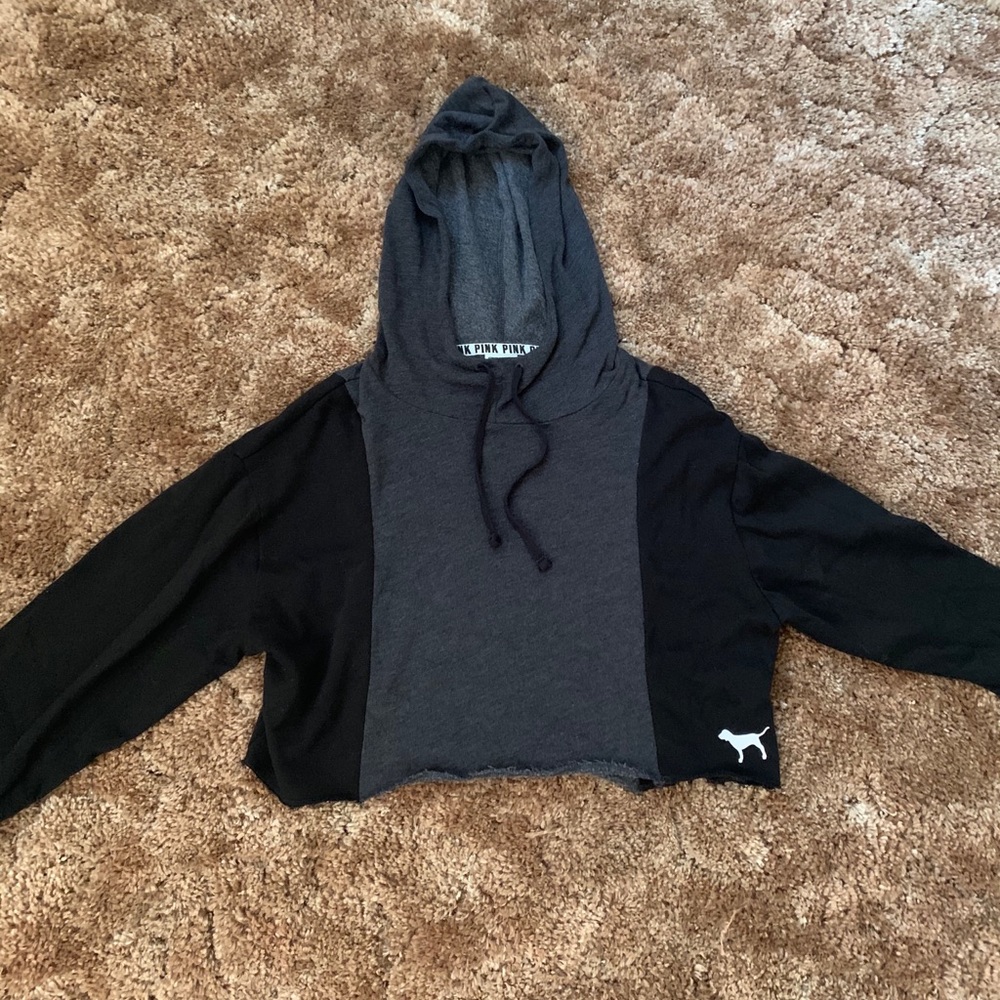 Victoria’s Secret PINK Long Sleeve Crop Top